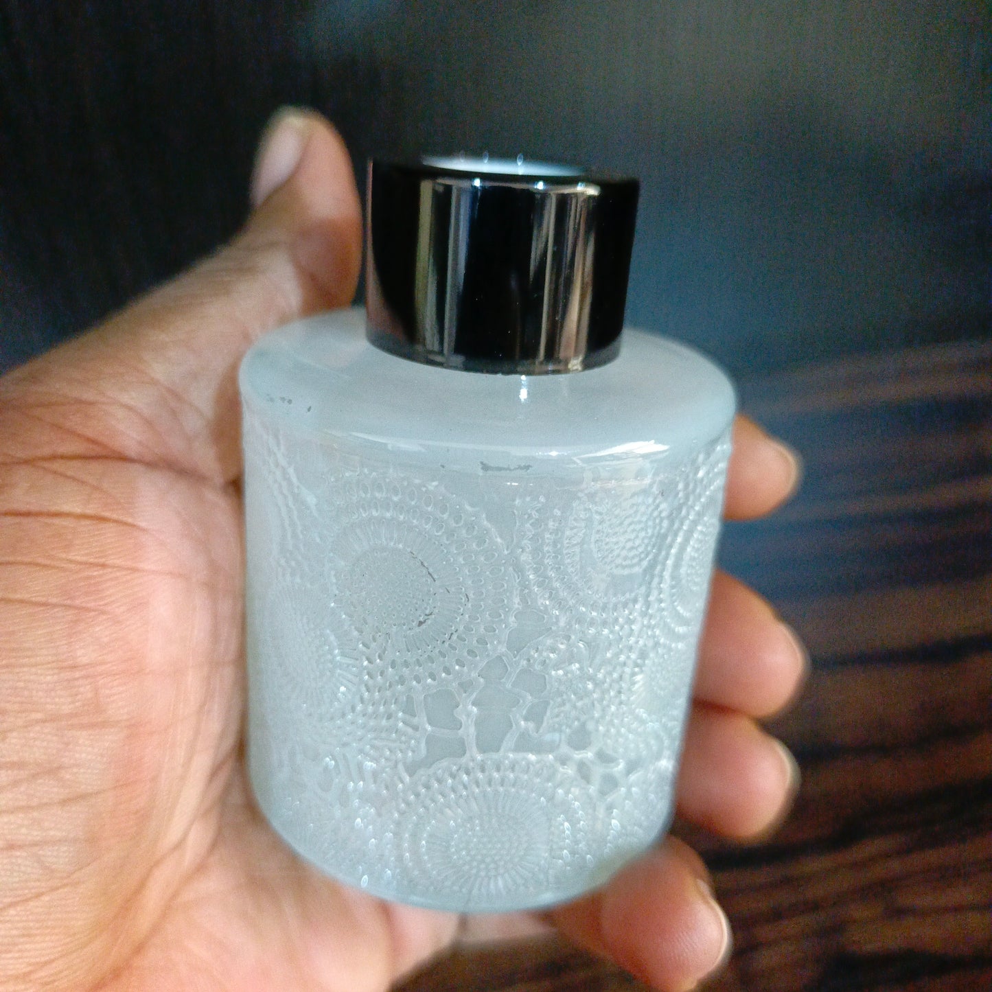 White diffuser black cover